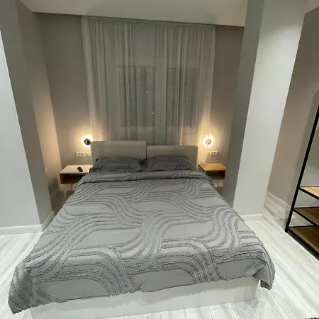 Villa Duka 62 Embassy Block *