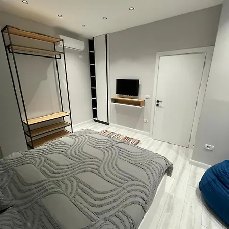 Villa Duka 62 Embassy Block