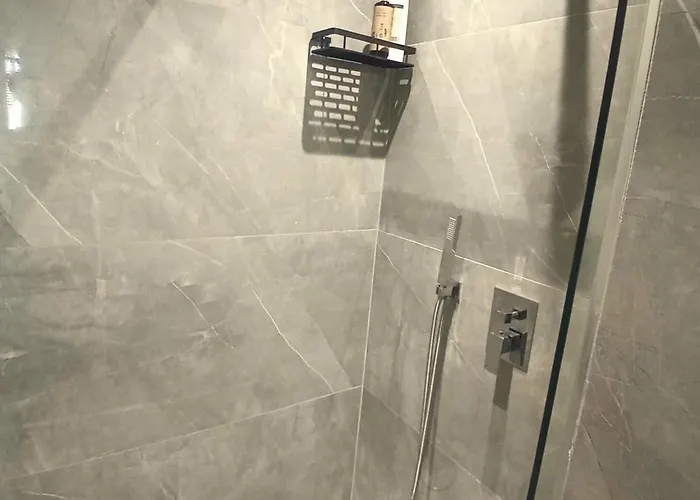 Duka 62 Embassy Block Vila